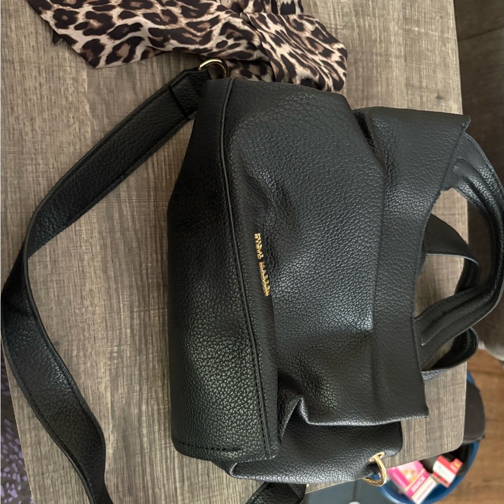 Steve Madden Black Shoulder Bag with Structured Design